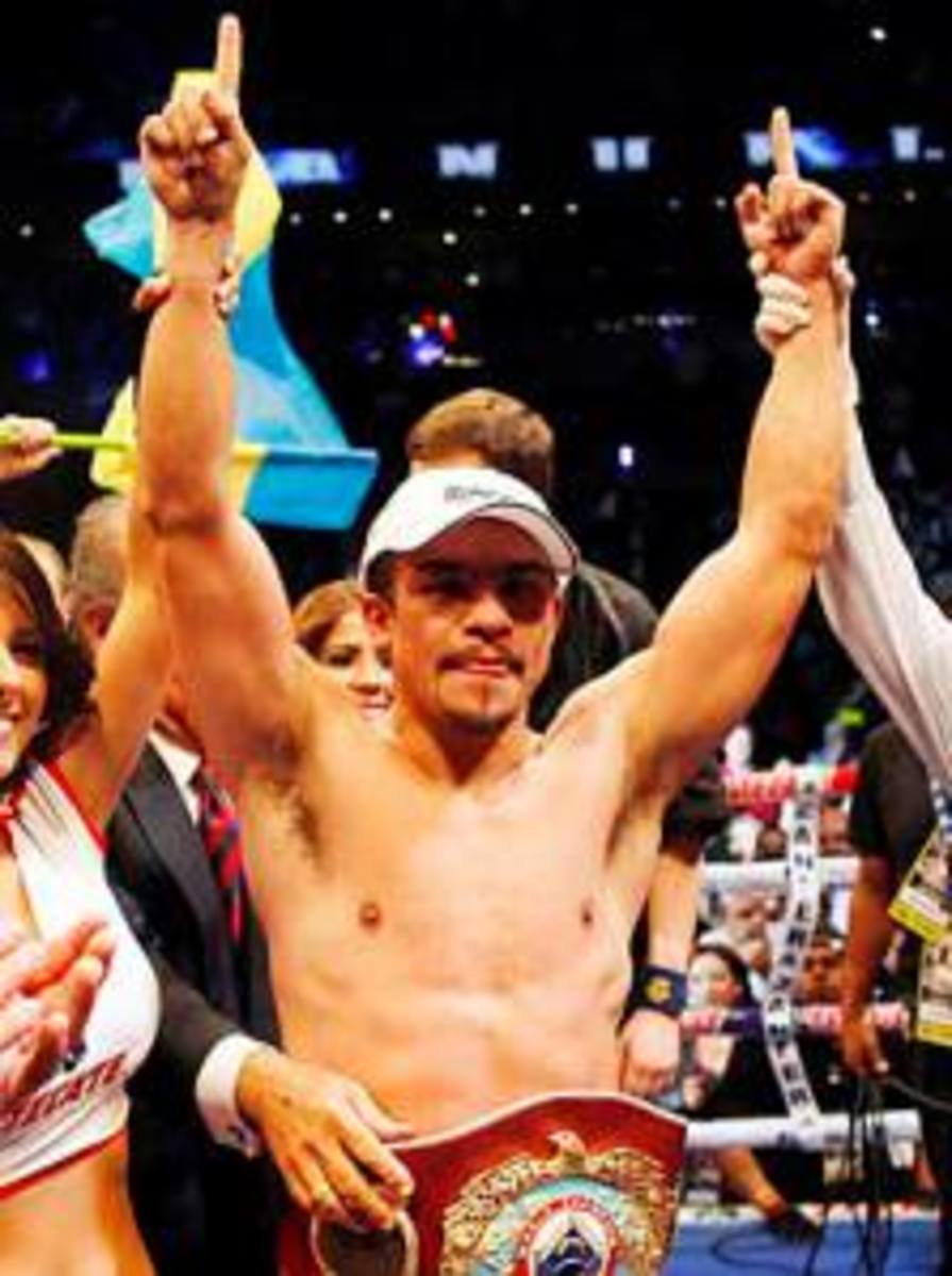 Juan Manuel Marquez delays scheduled return to ring until November - Sports  Illustrated, image size:895x1200