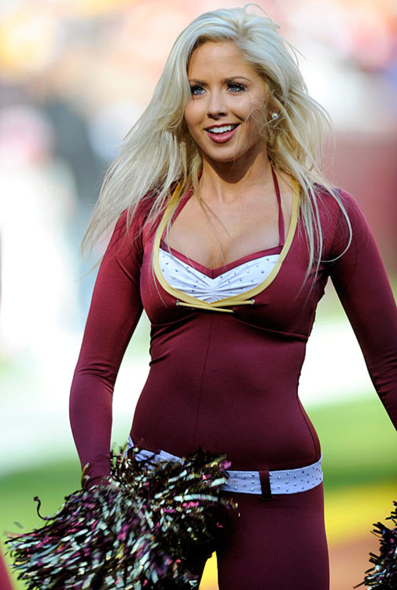 washington-redskins-cheerleaders-AP429310272932.jpg