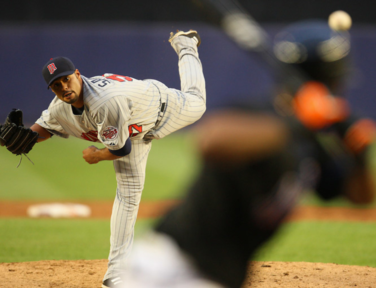 Mets win race for Santana