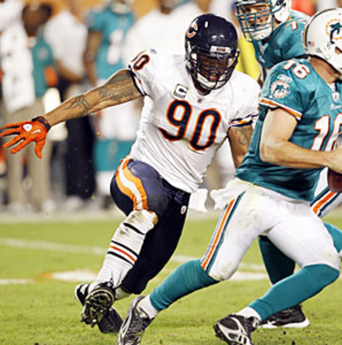 julius-peppers.jpg