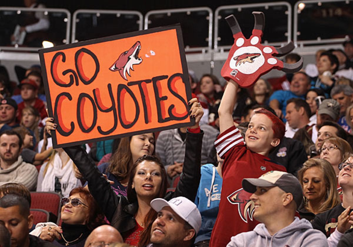 coyotes-fans