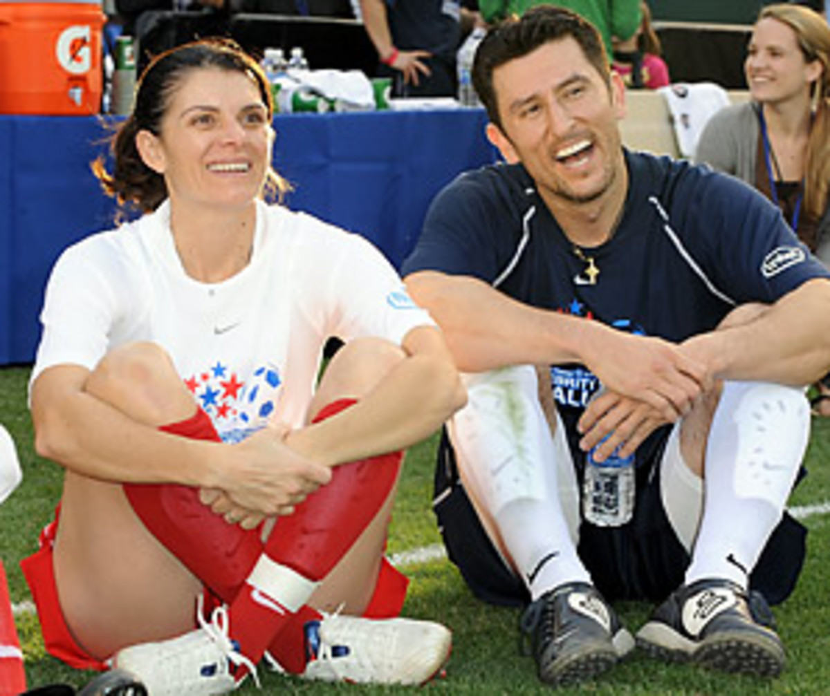 Grant Wahl: Mia Hamm keeps busy in retirement - Sports Illustrated