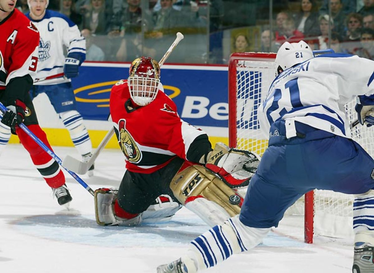 11.dominik-hasek-senators.jpg