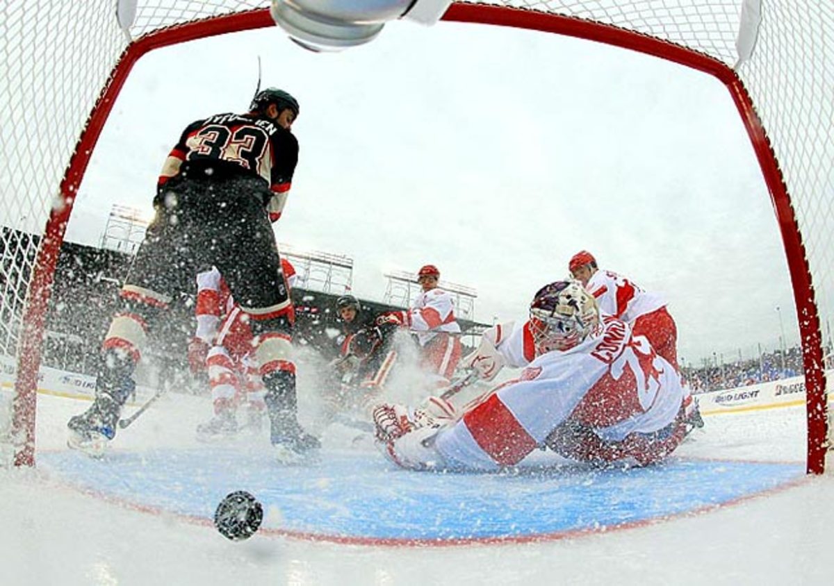 Red Wings 6, Blackhawks 4