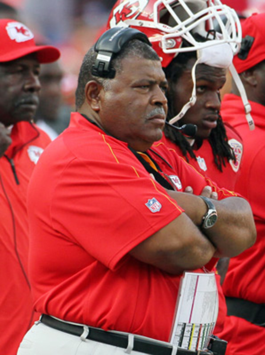 Romeo Crennel pleaded with Jovan Belcher to put his gun down before the player took his own life.