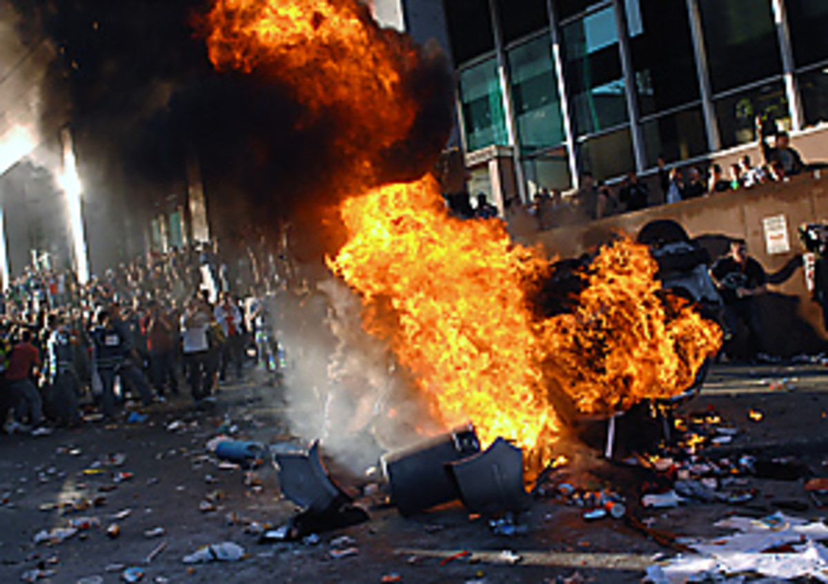 vancouver.riot.getty.jpg