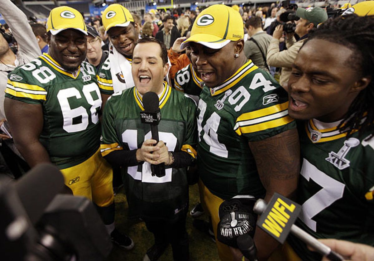 Ross Matthews sings with Green Bay Packers