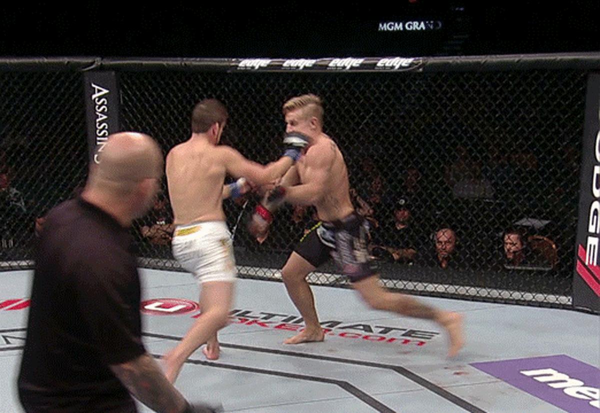 Shane Roller kicks John Alessio low