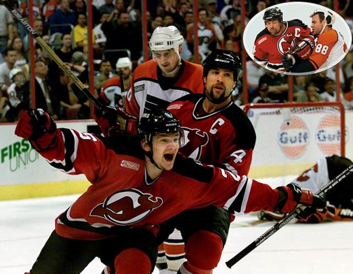 2000 Flyers fall to Devils