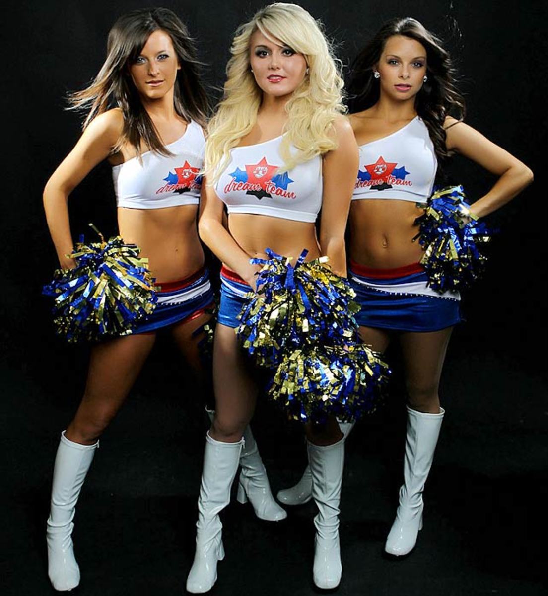 01-AFL_Dream_Team_Dancers-Y.jpg