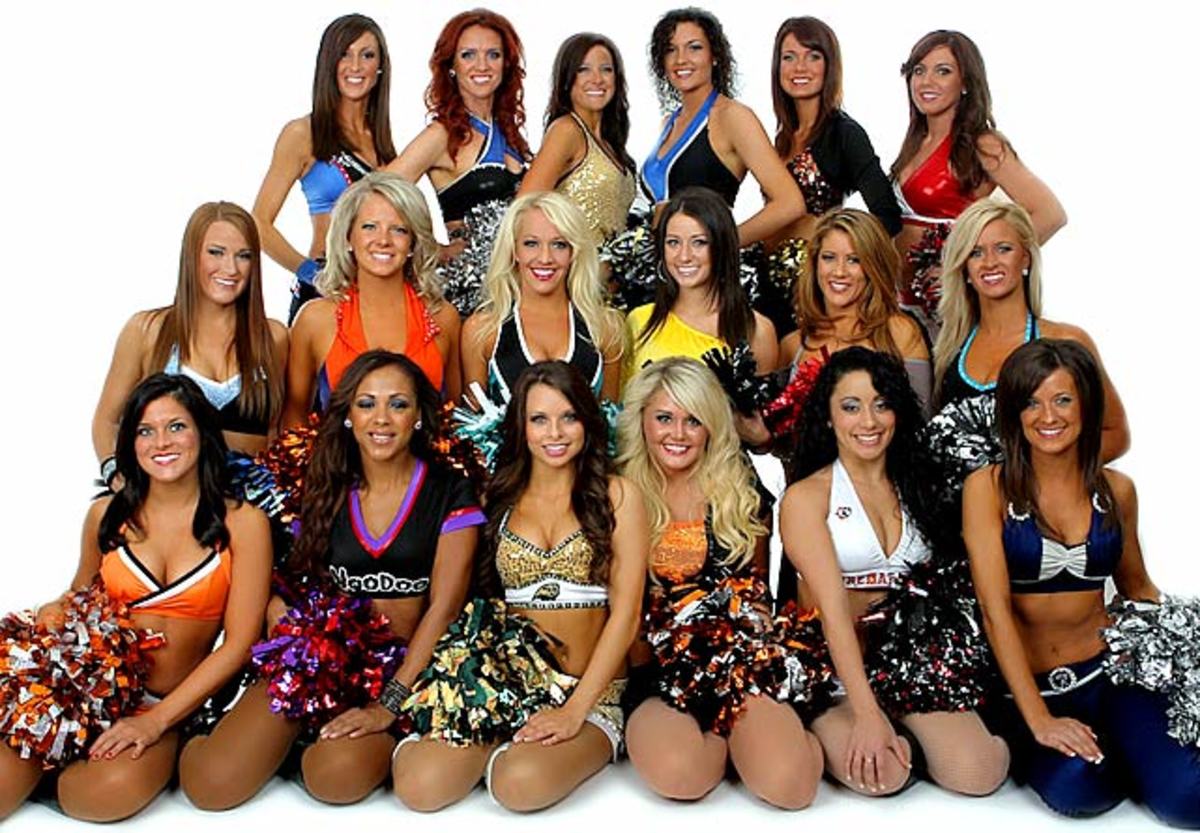09-AFL_Dream_Team_Dancers-Y.jpg