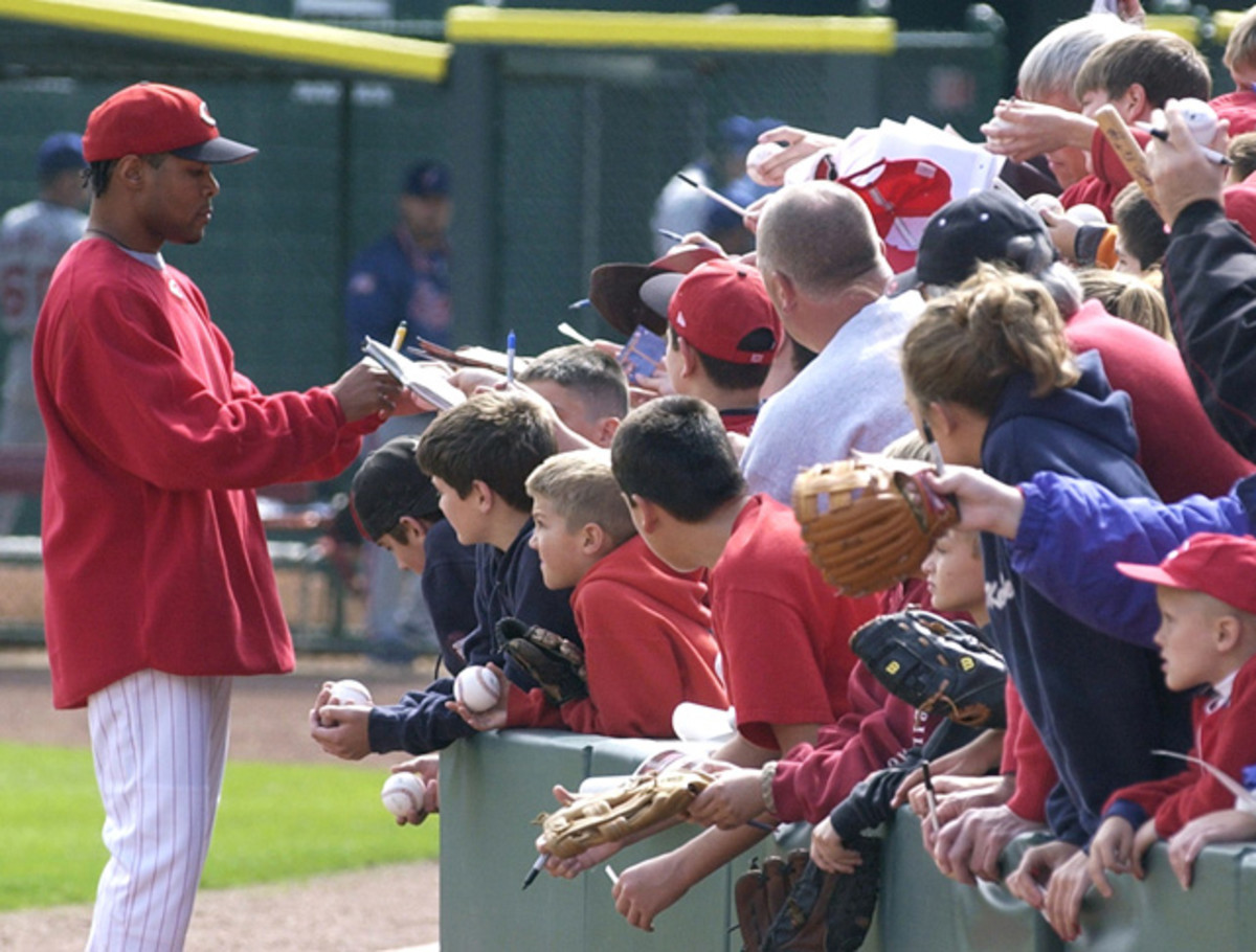Barry Larkin and fans