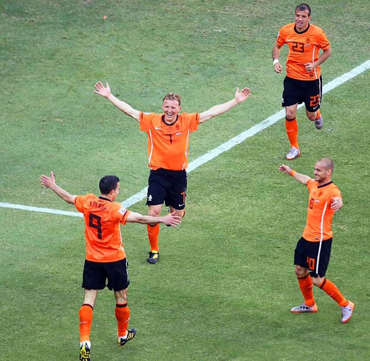 Netherlands 2, Denmark 0