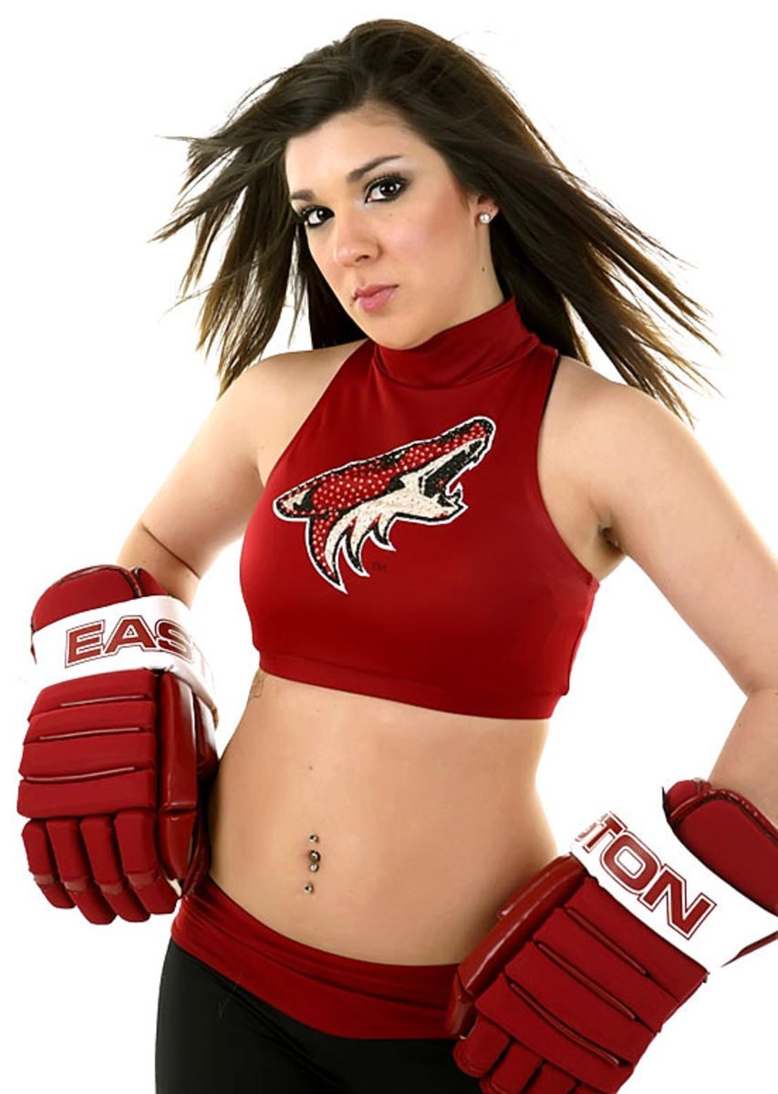 coyotes-the-pack-dancer%2806%29.jpg