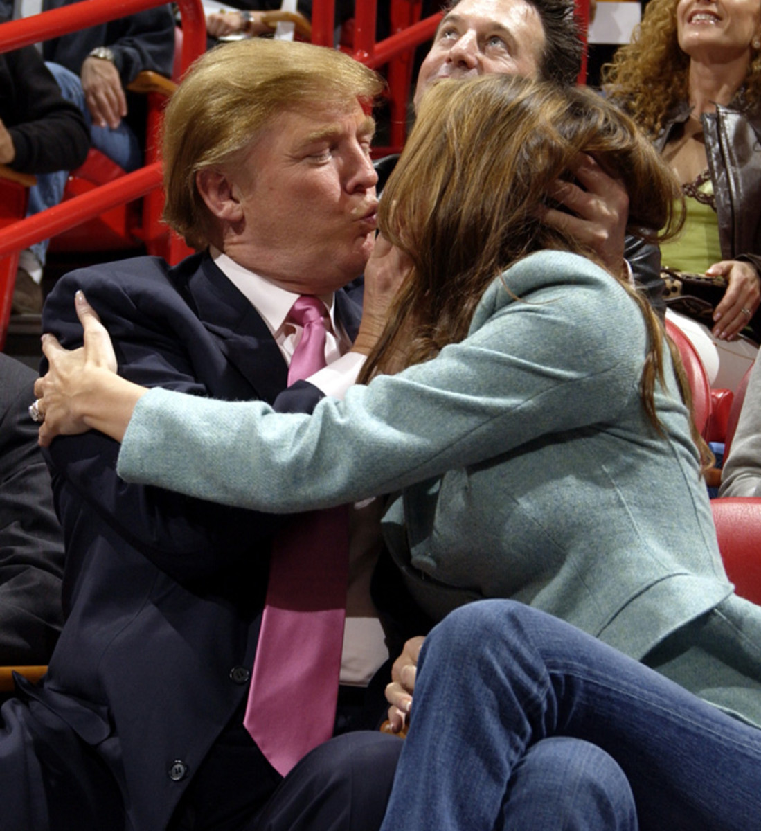 trump-kisscam.jpg