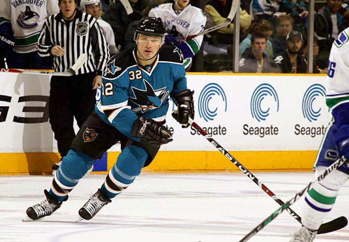 Claude Lemieux Makes a Comeback With the Sharks at 43 - The New
