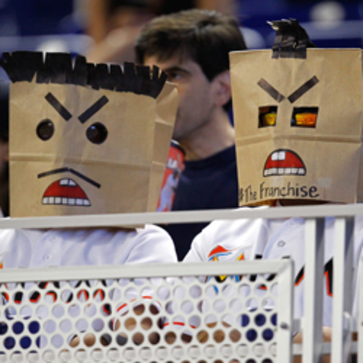Miami-Marlins-sack-fans-Getty-T