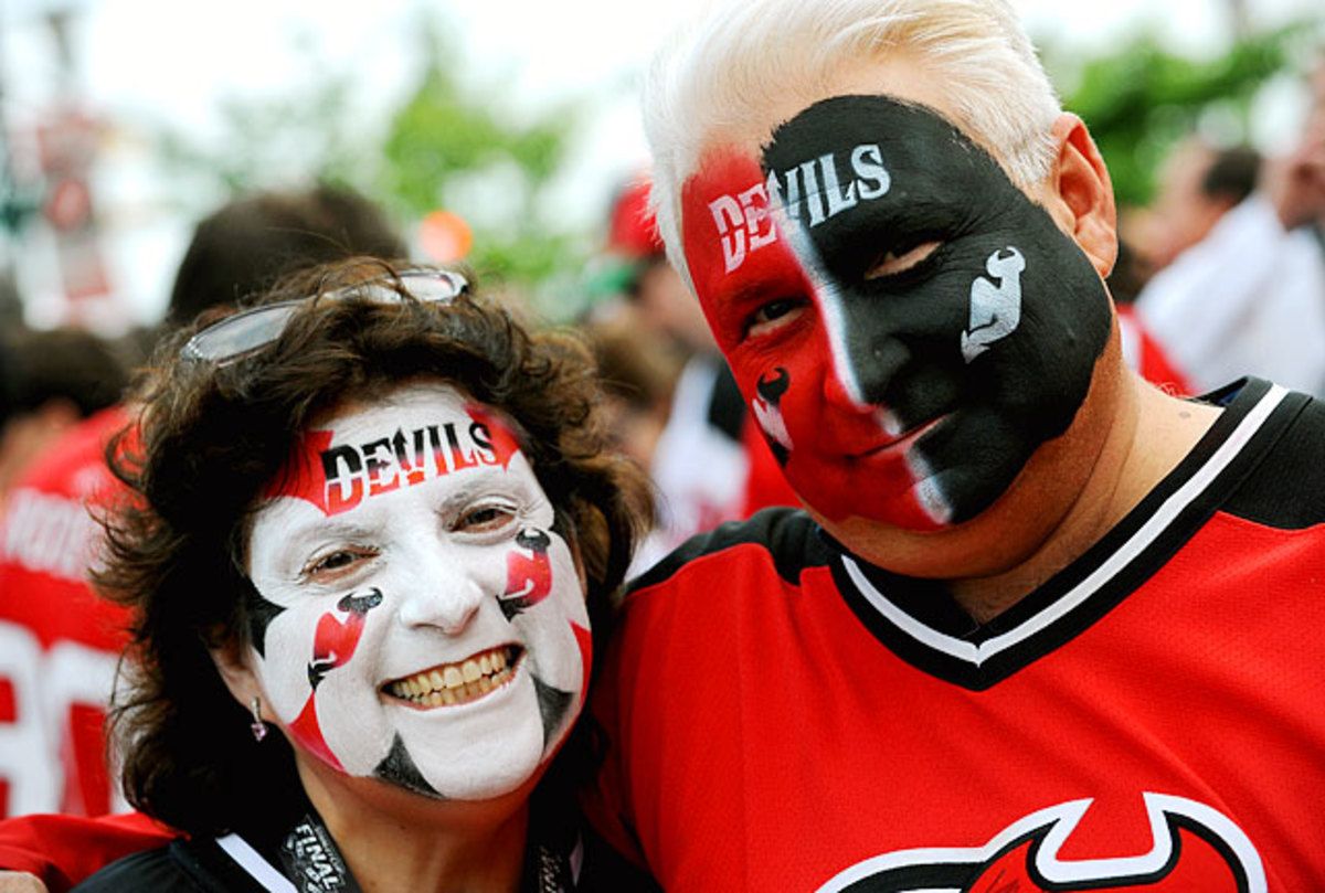 devils-fans-145616982.jpg
