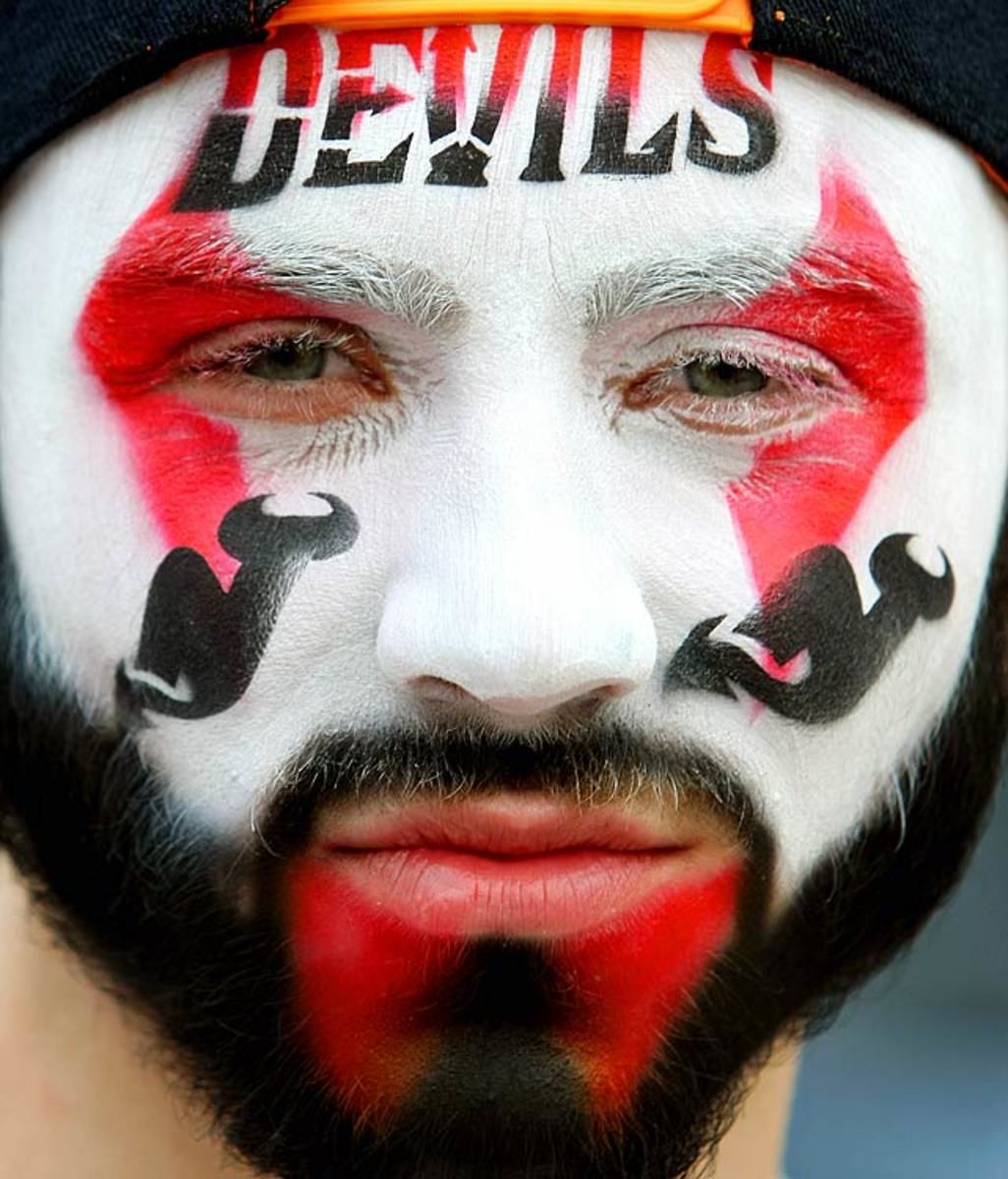 devils-fan-145461982.jpg