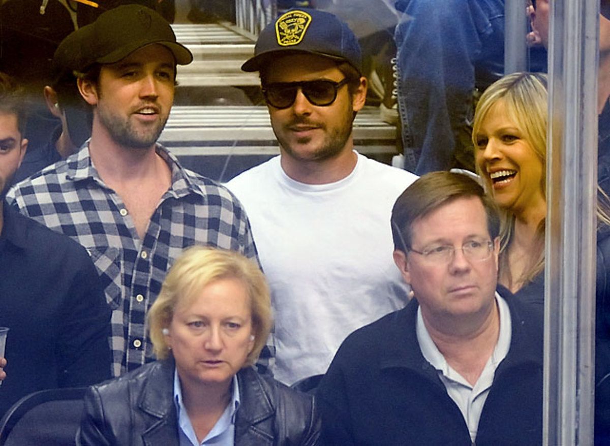 Rob McElhenney, Zac Efron and Kaitlin Olson