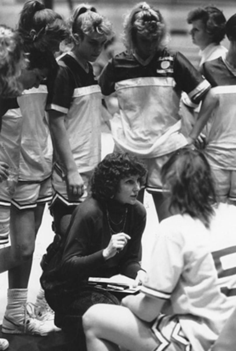 Joyce Perry Jeff Pearlman: Former Delaware women's hoops coach Joyce Perry a class ...