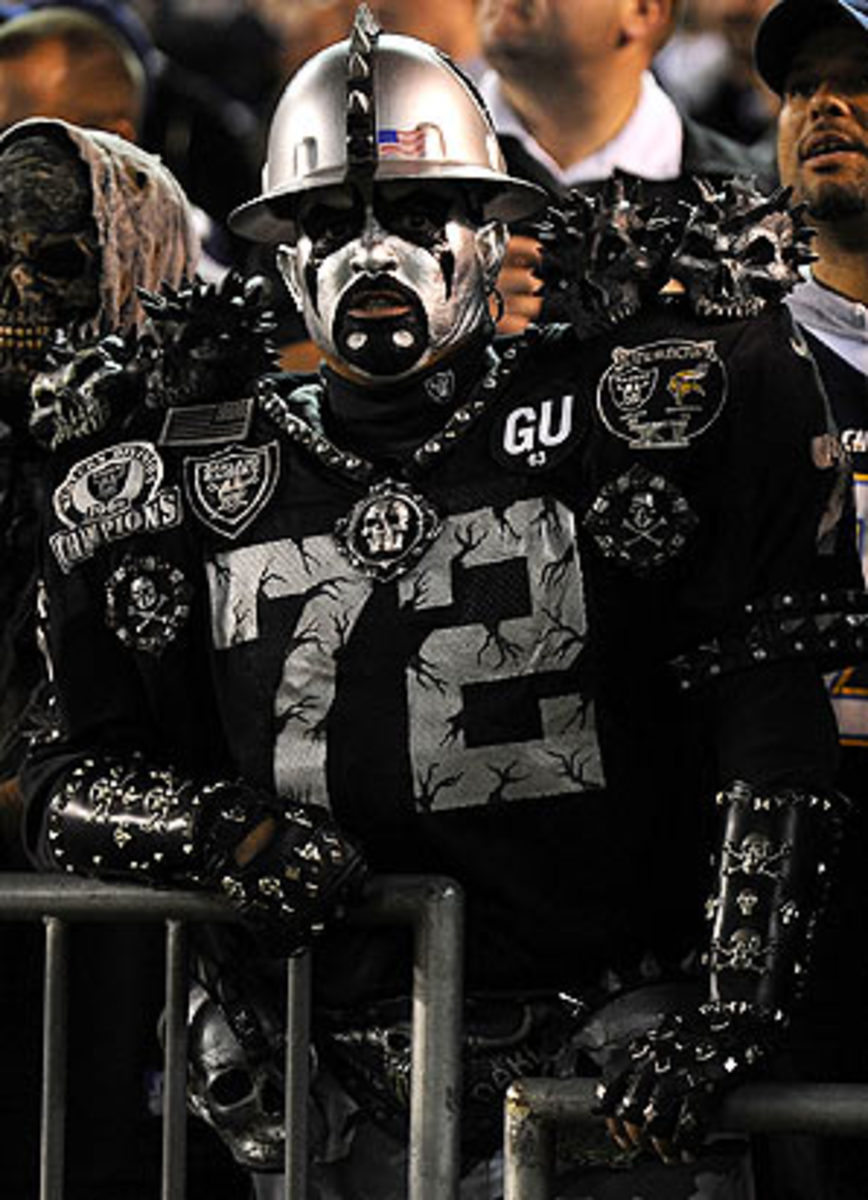 raiders-fan.jpg