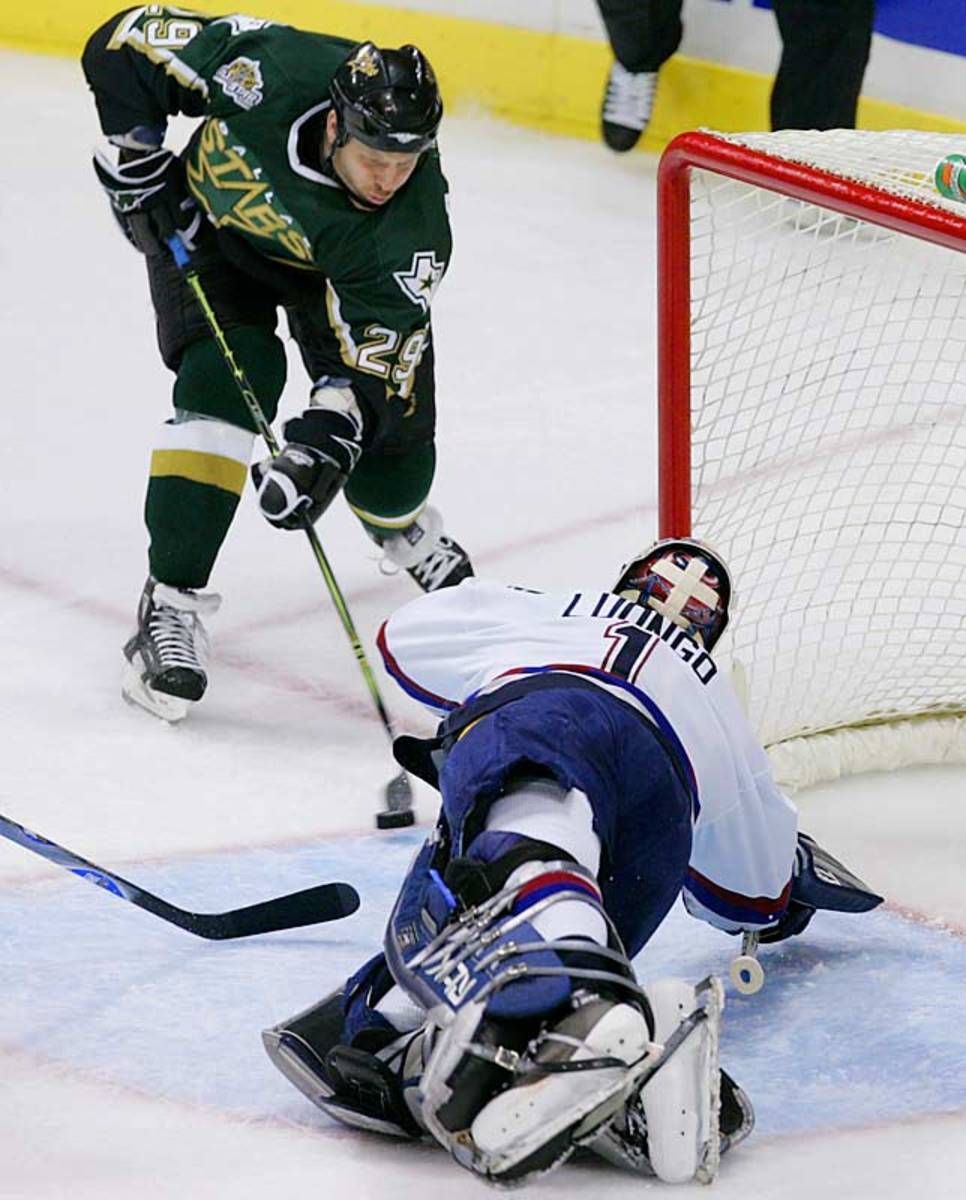 Stars 2, Canucks 0