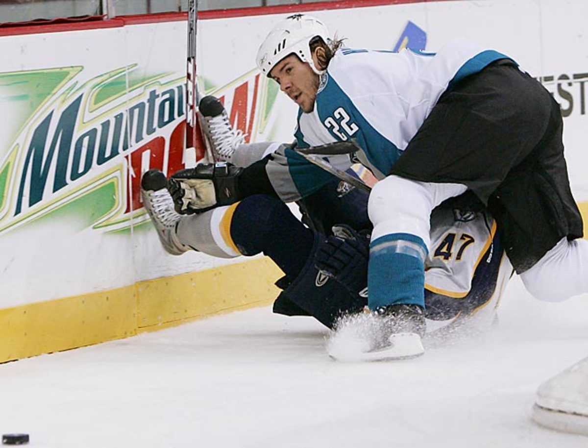 Sharks 3, Predators 2