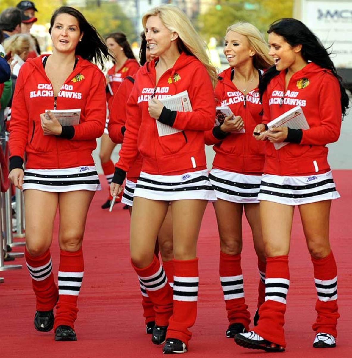 blackhawks-ice-crew-girl%2822%29.jpg