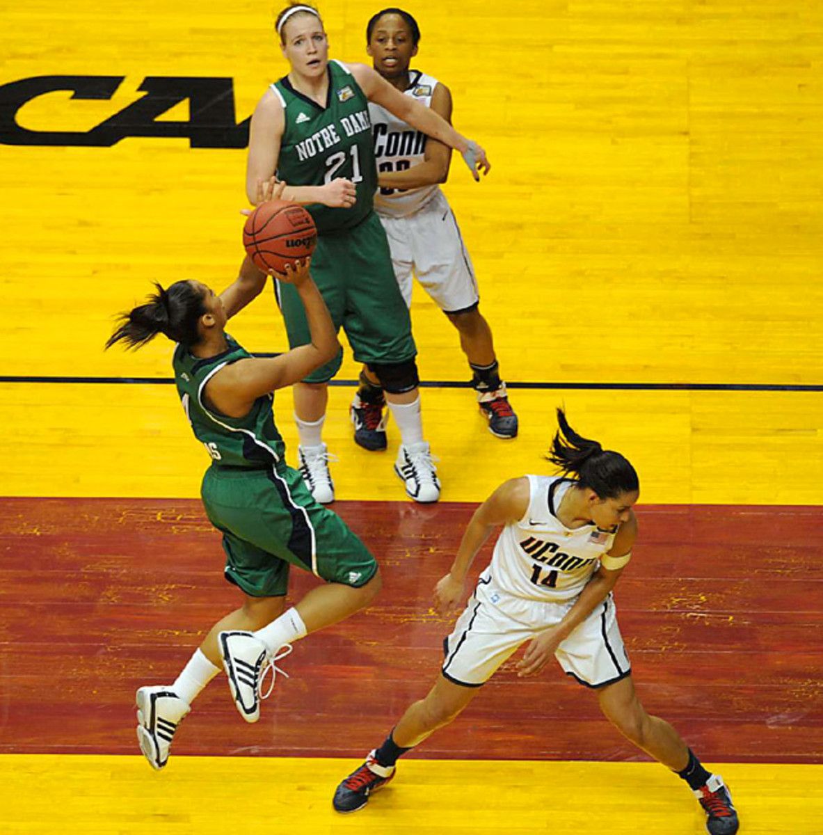 Notre Dame 72, Connecticut 63