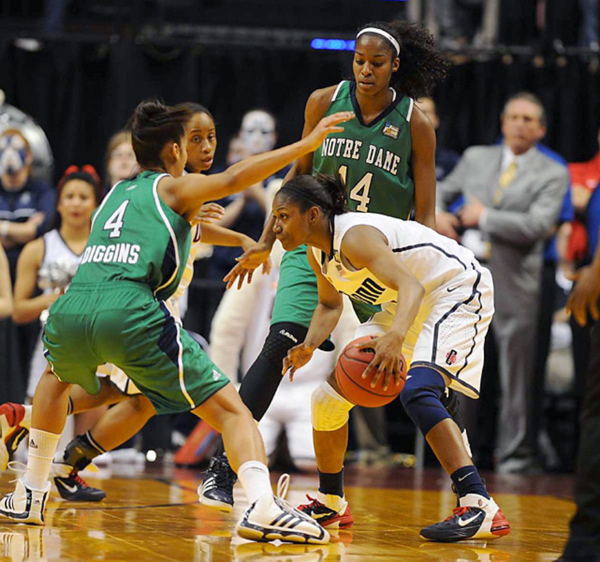 Notre Dame 72, Connecticut 63