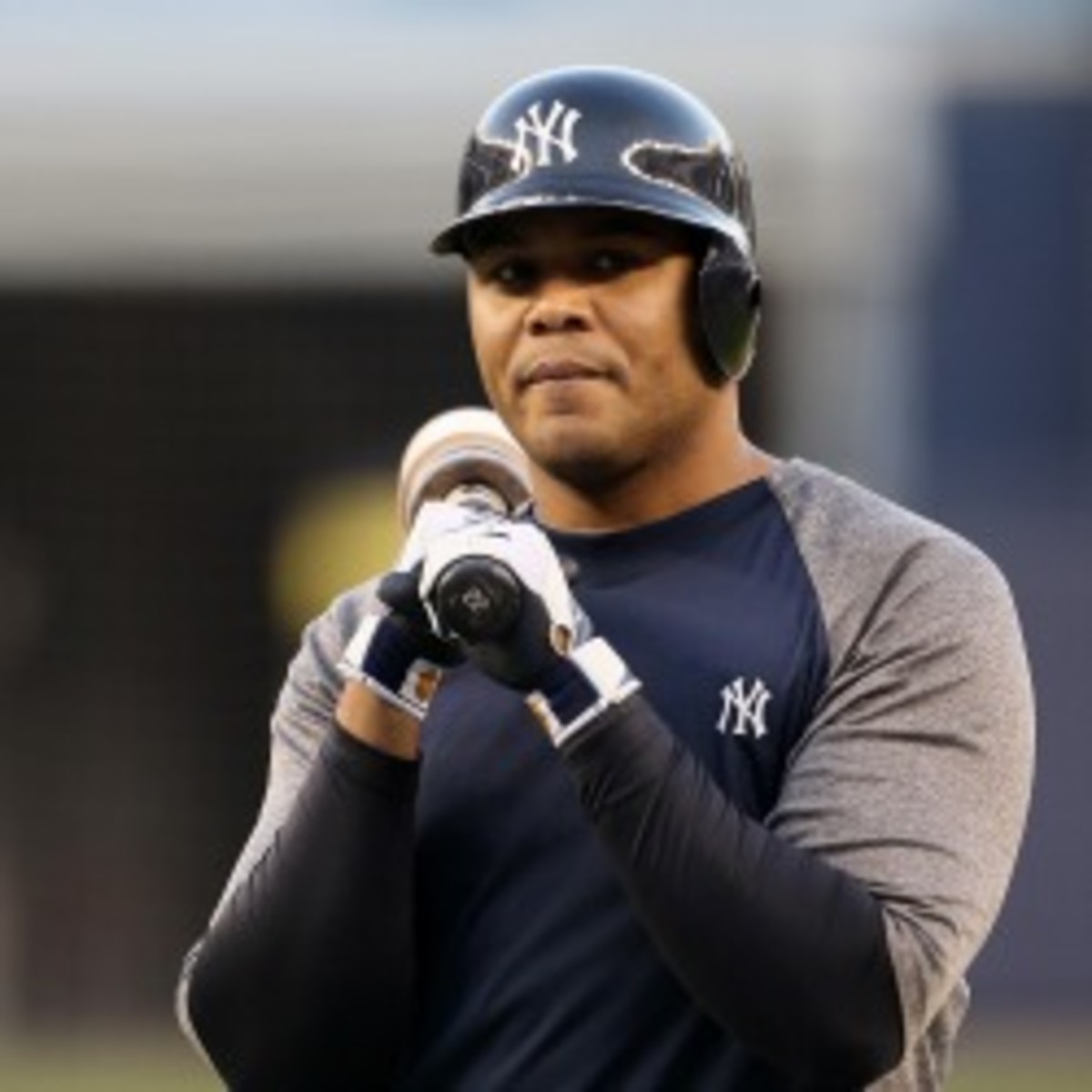 Ex-MLB outfielder Andruw Jones was arrested and charged with battery on Tuesday. (Alex Trautwig/Getty Images)