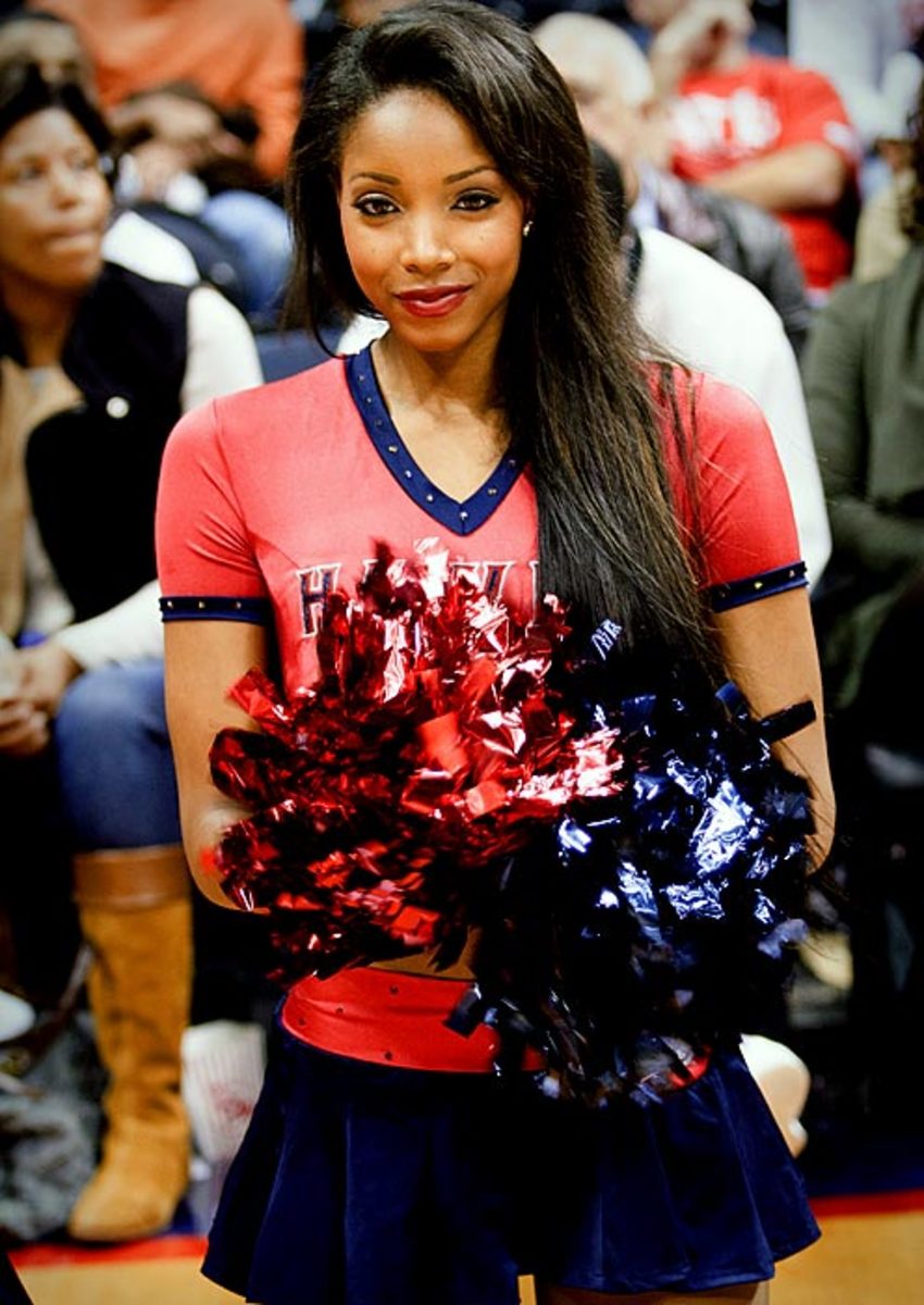 hawks-cheerleaders-9451011143794.jpg