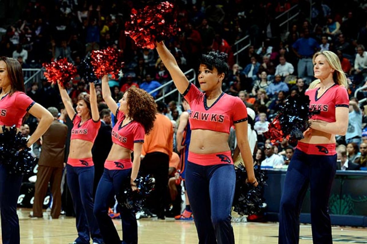 hawks-cheerleaders-opy5-61880.jpg