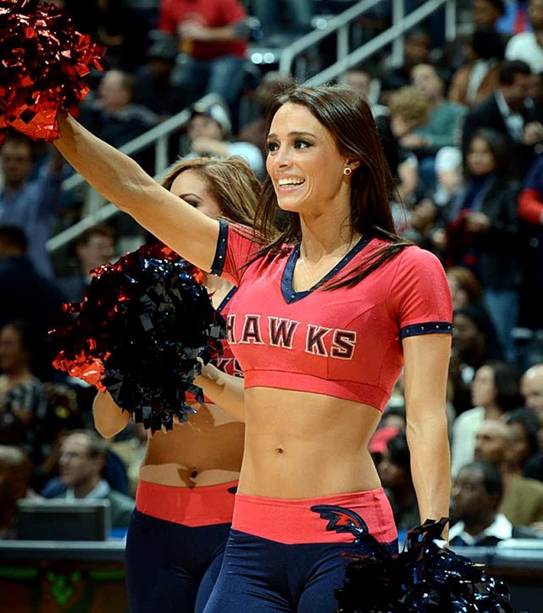 hawks-cheerleaders-opy5-61883.jpg