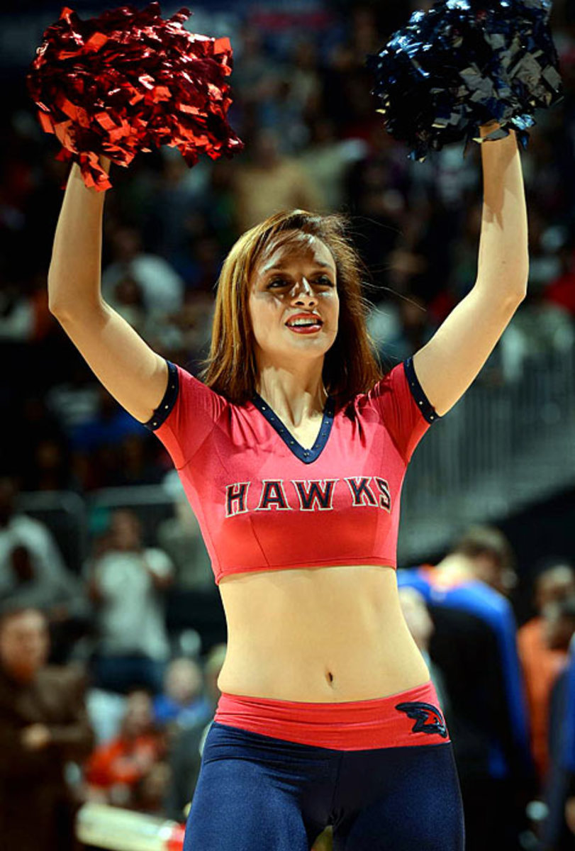 hawks-cheerleaders-opy5-61902.jpg