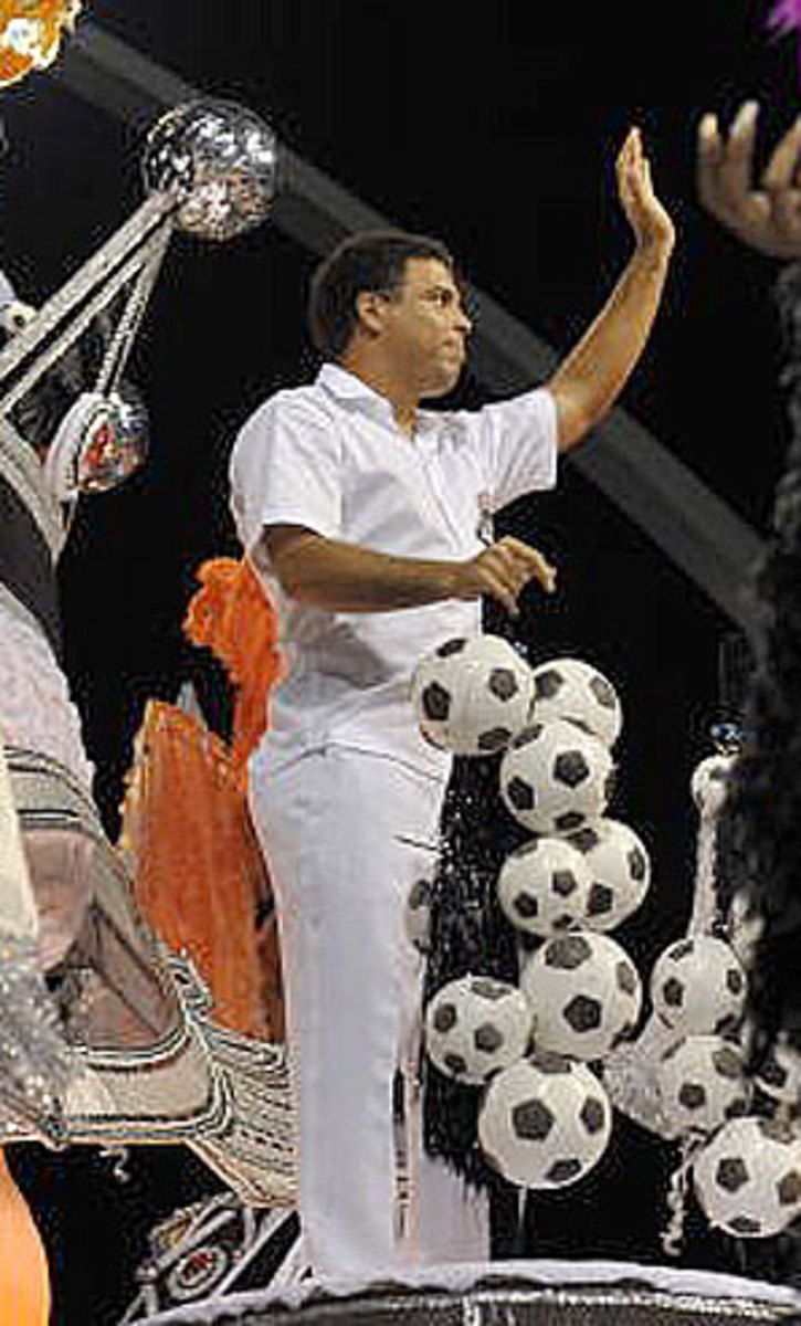 ronaldo_brazil_298x493.jpg