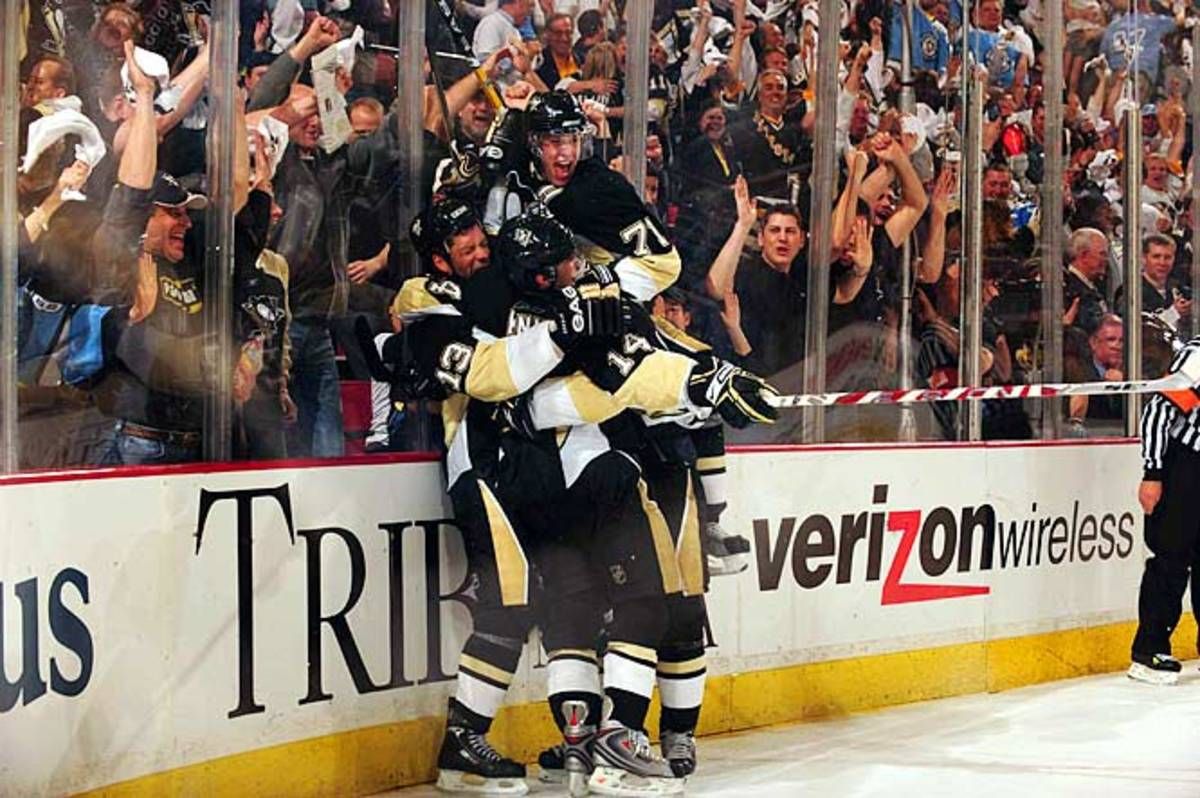Penguins celebrate Guerin's game-winner in OT
