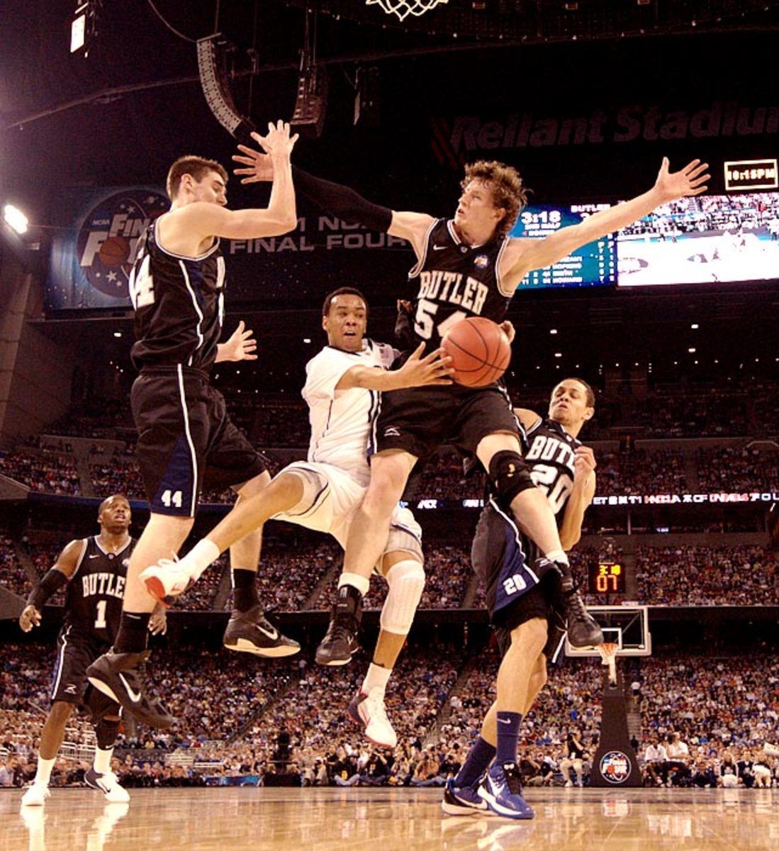 UConn 53, Butler 41