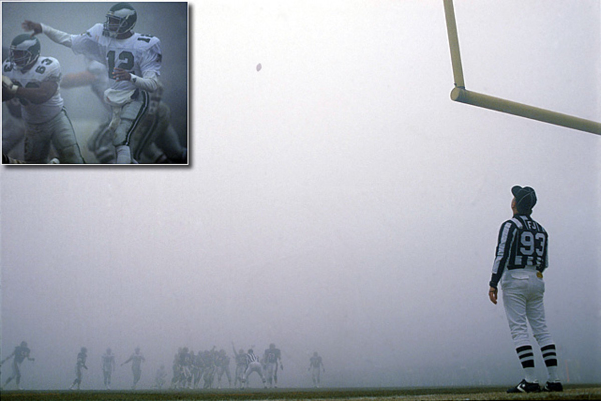 fog-bowl-bears-eagles-005159619.jpg
