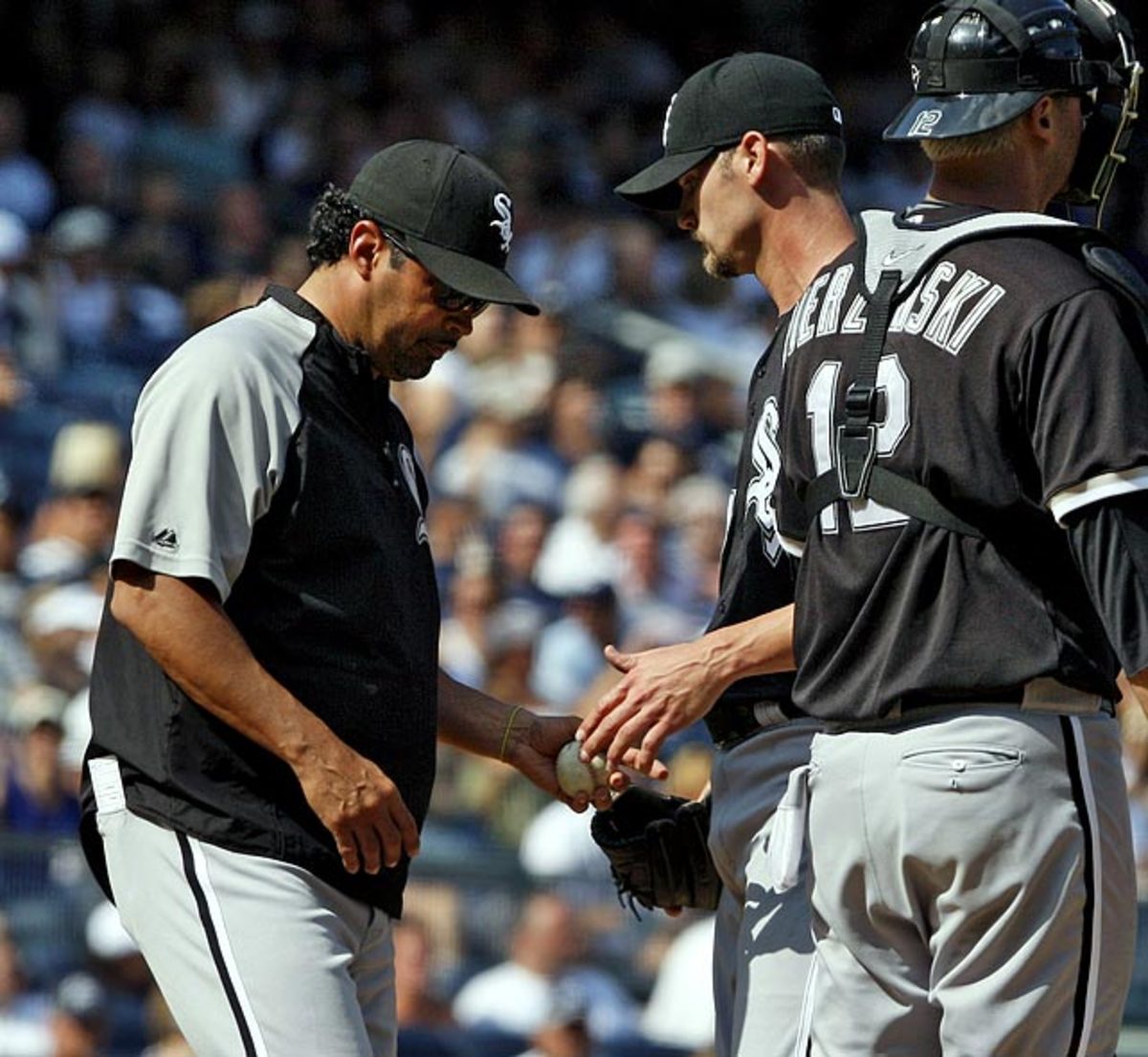 ozzie-guillen-yankees-2009.jpg