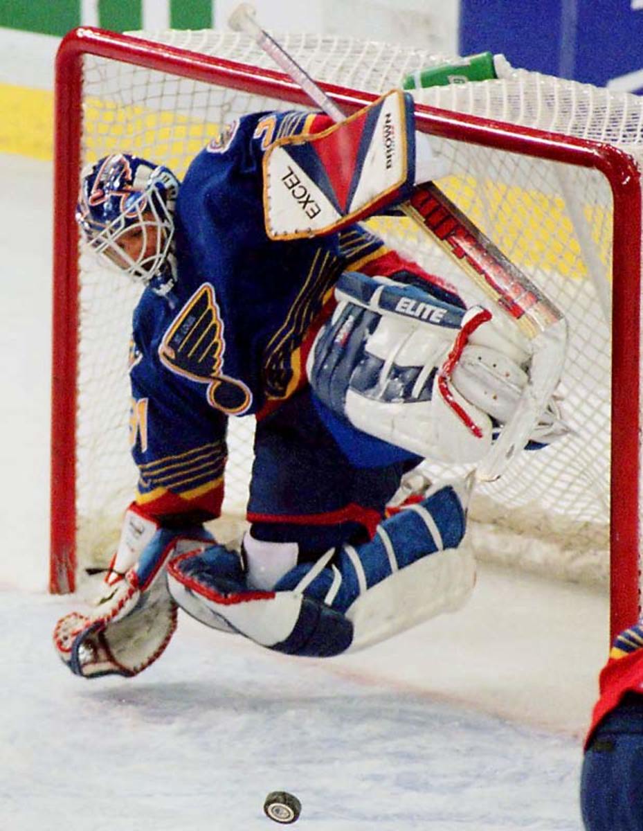 Edmonton Oilers history: Grant Fuhr nets first shutout in three years in  win over Buffalo Sabres, Nov. 7, 1987