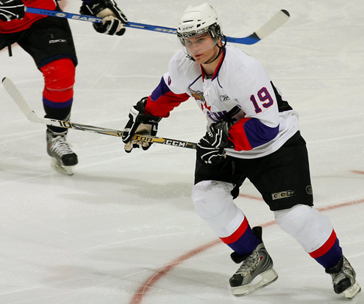 Cody Hodgson, center, Brampton Battalion (OHL)