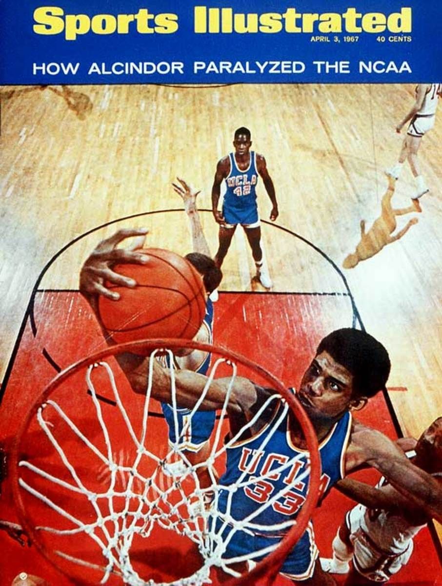 1966-67 UCLA (30-0)