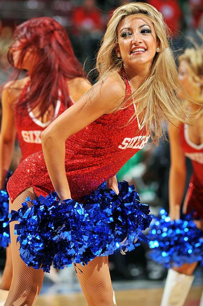 sixers-dancers-144639172.jpg