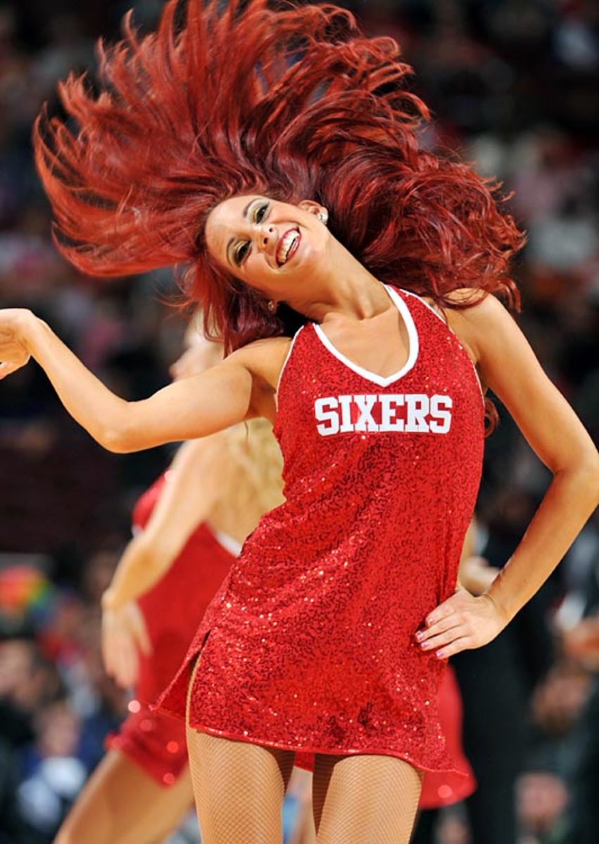 sixers-dancers-143960826.jpg