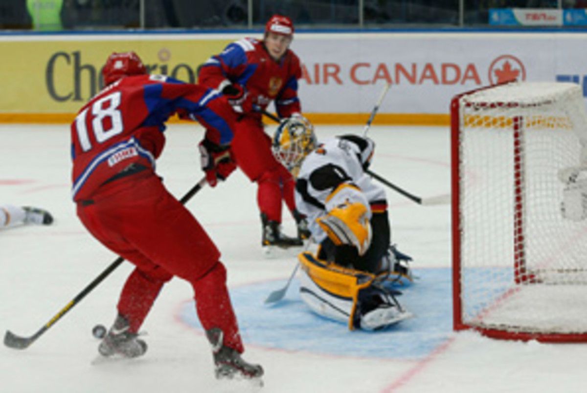Yaroslav Kosov (18) scored a hat trick in the third period for the Russians.