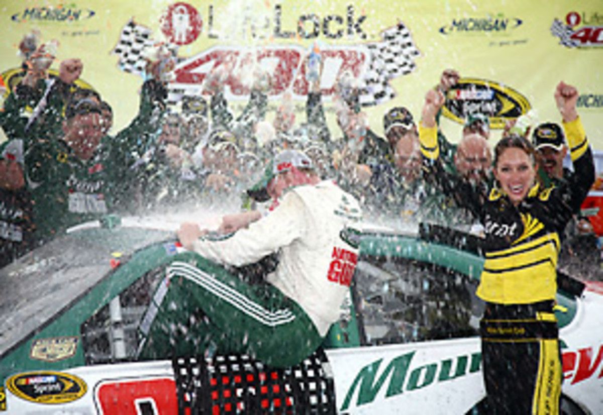 t1_earnhardtshower.jpg