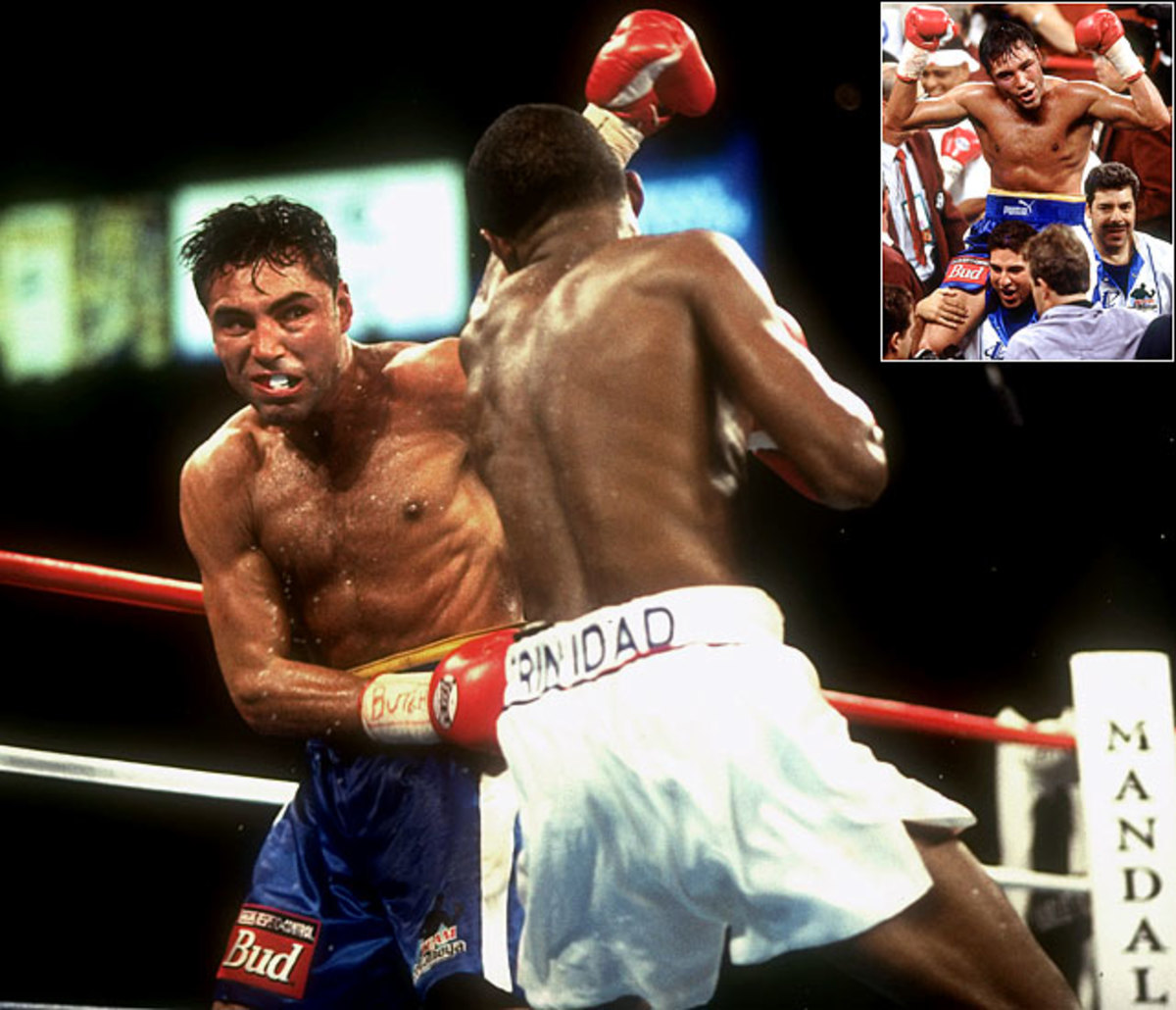 Felix Trinidad win over Oscar De La Hoya by majority decision