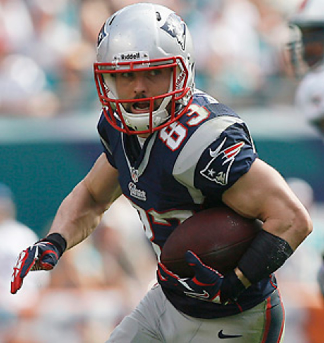 Wes Welker now has 92 catches for 1,064 yards and 4 TDs this season. (Andrew Innerarity/Reuters)